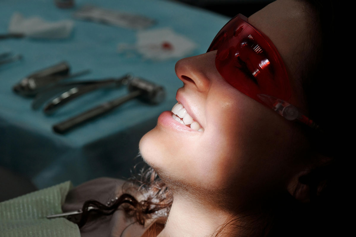 4 Ways to Replace a Tooth